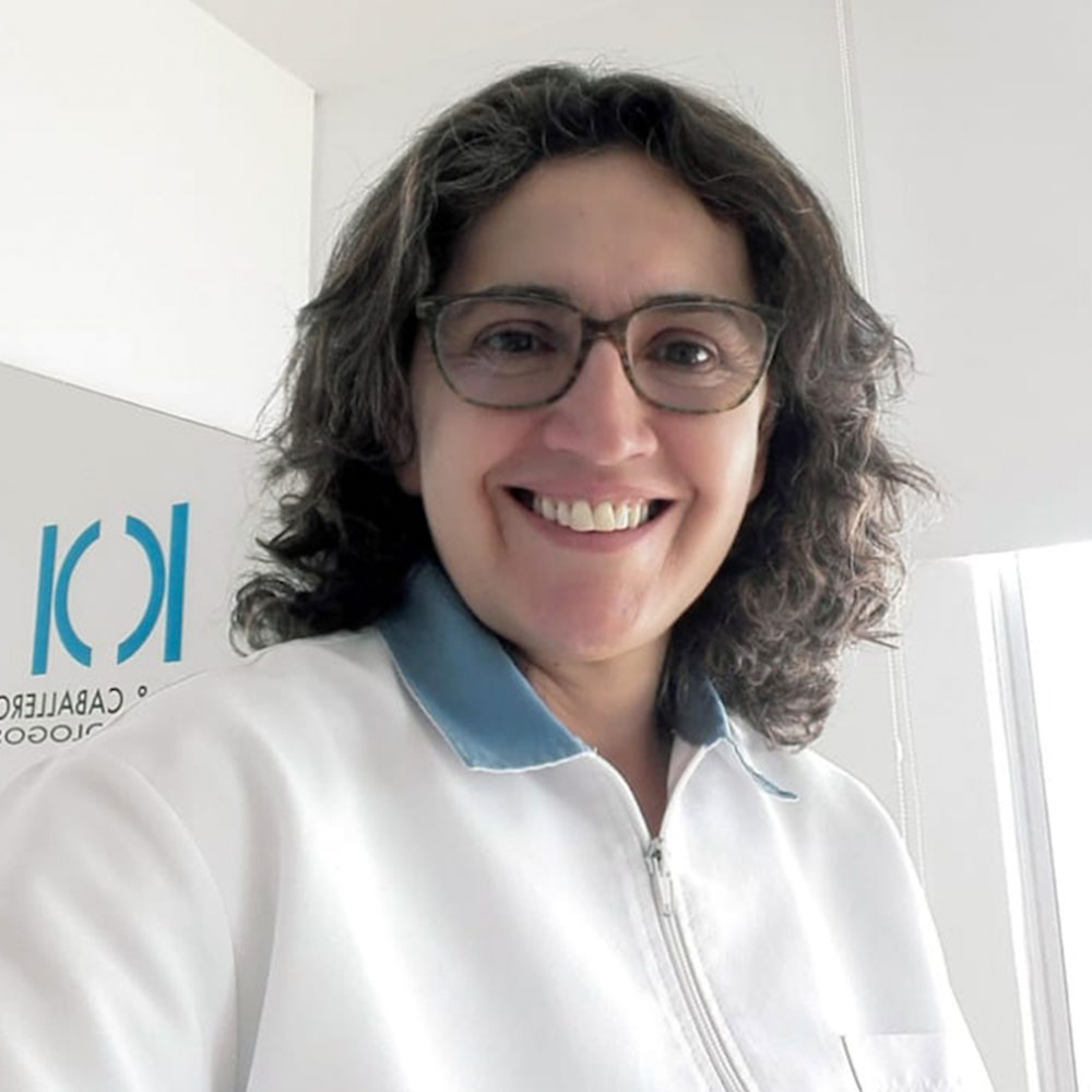 Claudia-Torres-Endodoncia