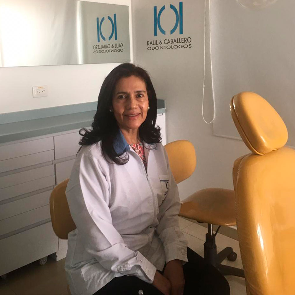 Marcela-Uscategui.-Peridoncista